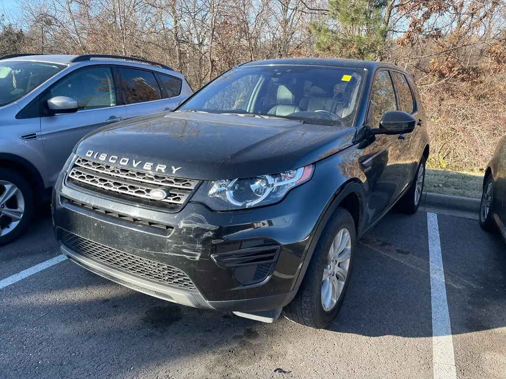 2017 Land Rover Discovery Sport SE's photo