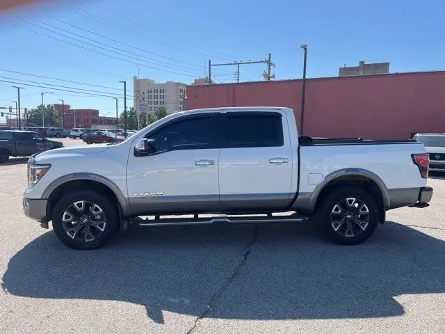 2021 Nissan Titan Platinum Reserve photo 2