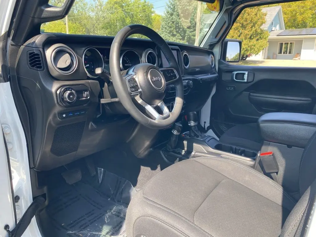 2023 Jeep Wrangler Rubicon 4xe photo 14