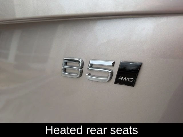 2023 Volvo - image 17