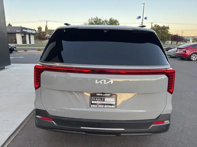 2025 Kia Carnival SX Prestige photo 6