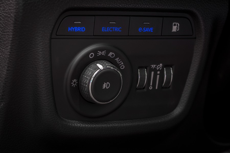 2025 Jeep Grand Cherokee 4xe Hybrid Driving Modes Selector