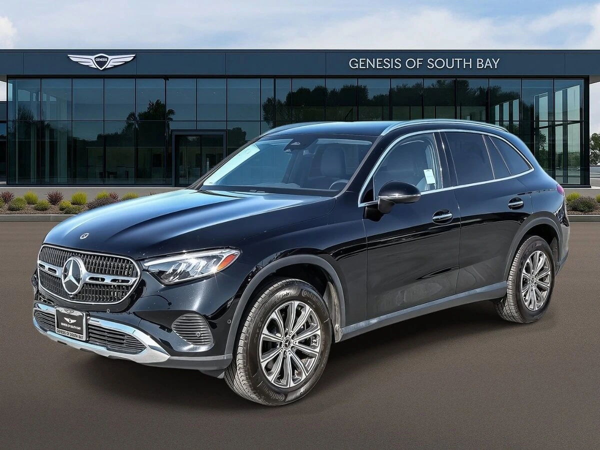 2023 Mercedes-Benz GLC GLC 300's photo