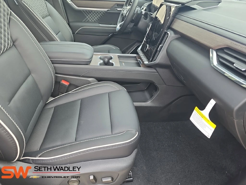 2026 GMC Acadia Denali - Photo 10