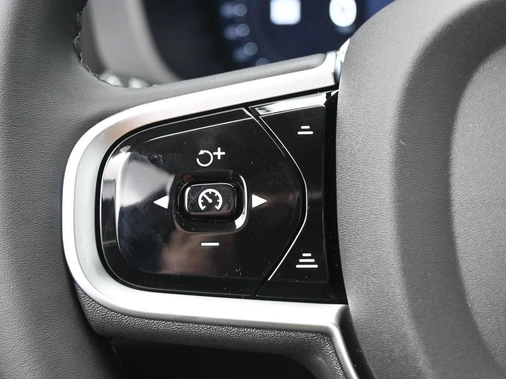 2026 Volvo XC60 Plus - Photo 12