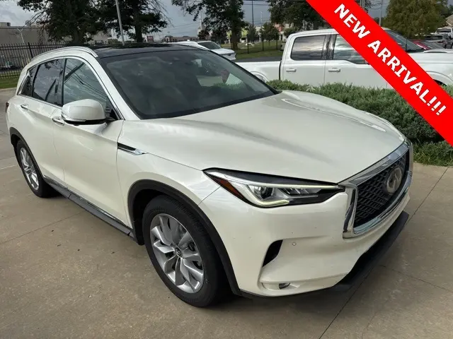 2019 Infiniti QX50 Essential photo 3