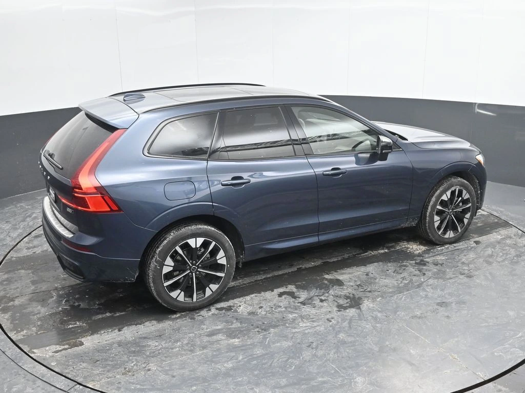 2026 Volvo - image 29