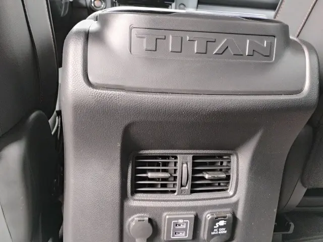 2023 Nissan Titan PRO-4X photo 5