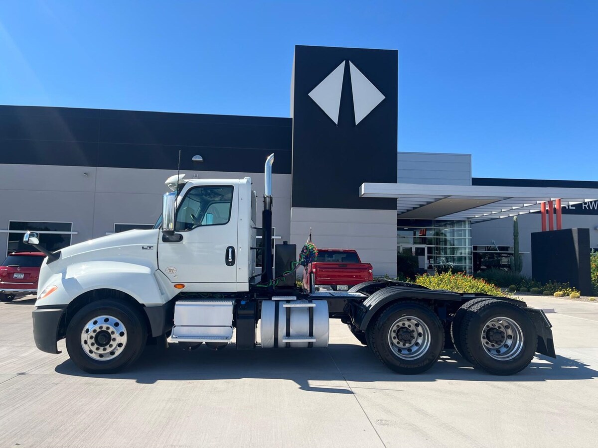 2020 International LT in Phoenix, AZ — photo 2