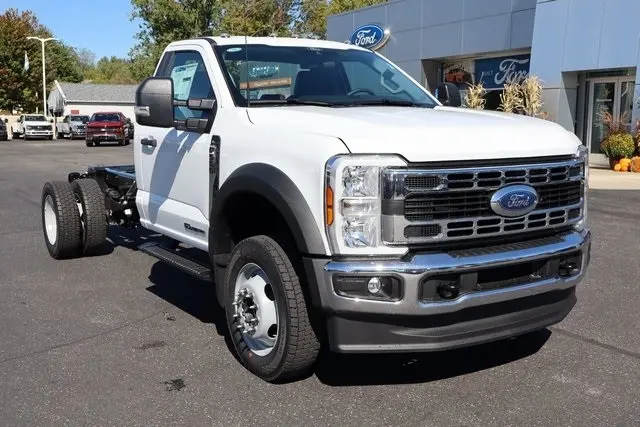 2026 Ford F-550 photo 2
