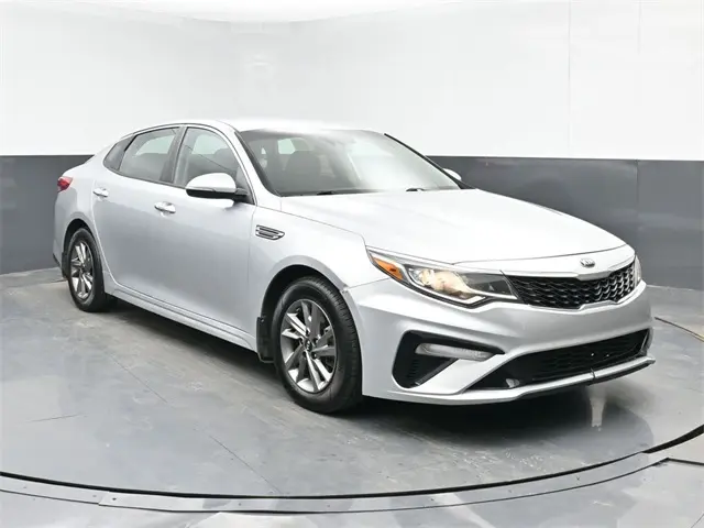 2019 Kia Optima LX photo 2
