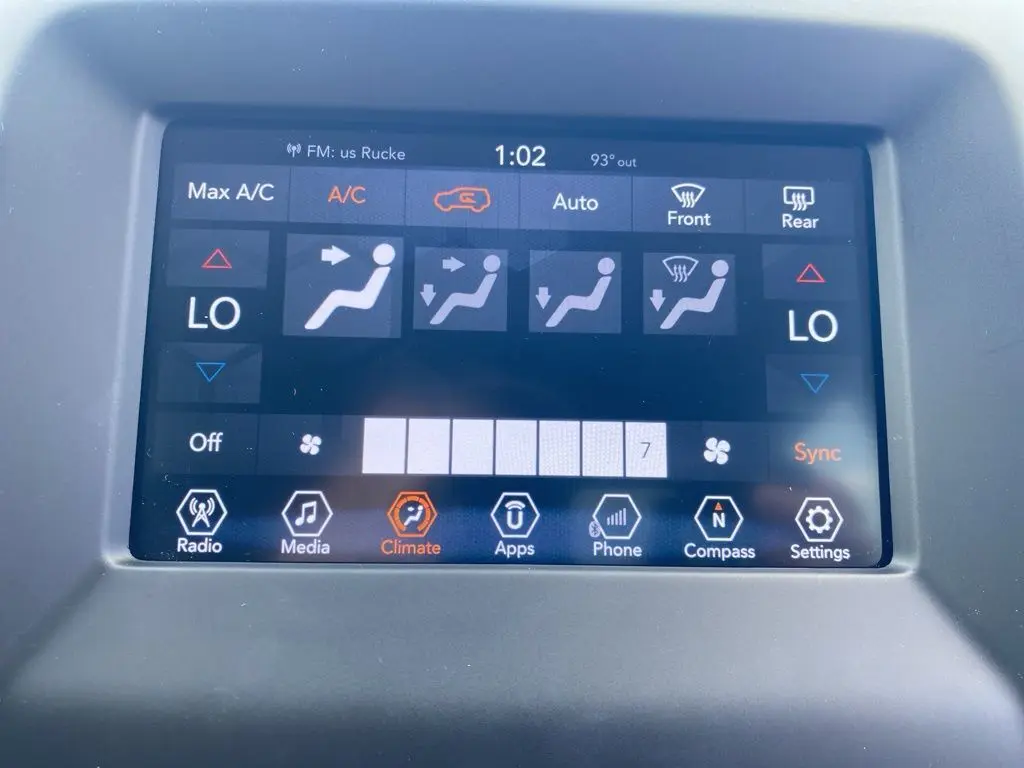 2018 Jeep Compass Latitude photo 26