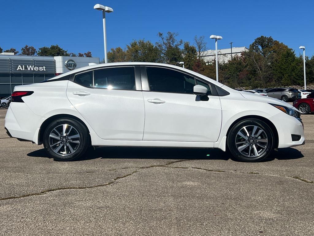 2024 Nissan Versa SV photo 4