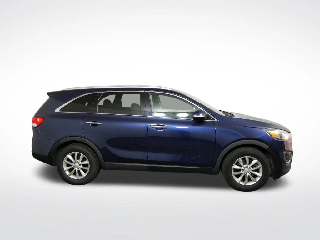 Used 2017 Kia Sorento LX with VIN 5XYPGDA59HG234283 for sale in Golden Valley, Minnesota