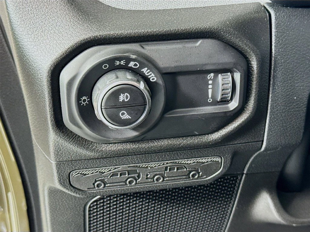 2025 Jeep Gladiator Willys - Photo 10
