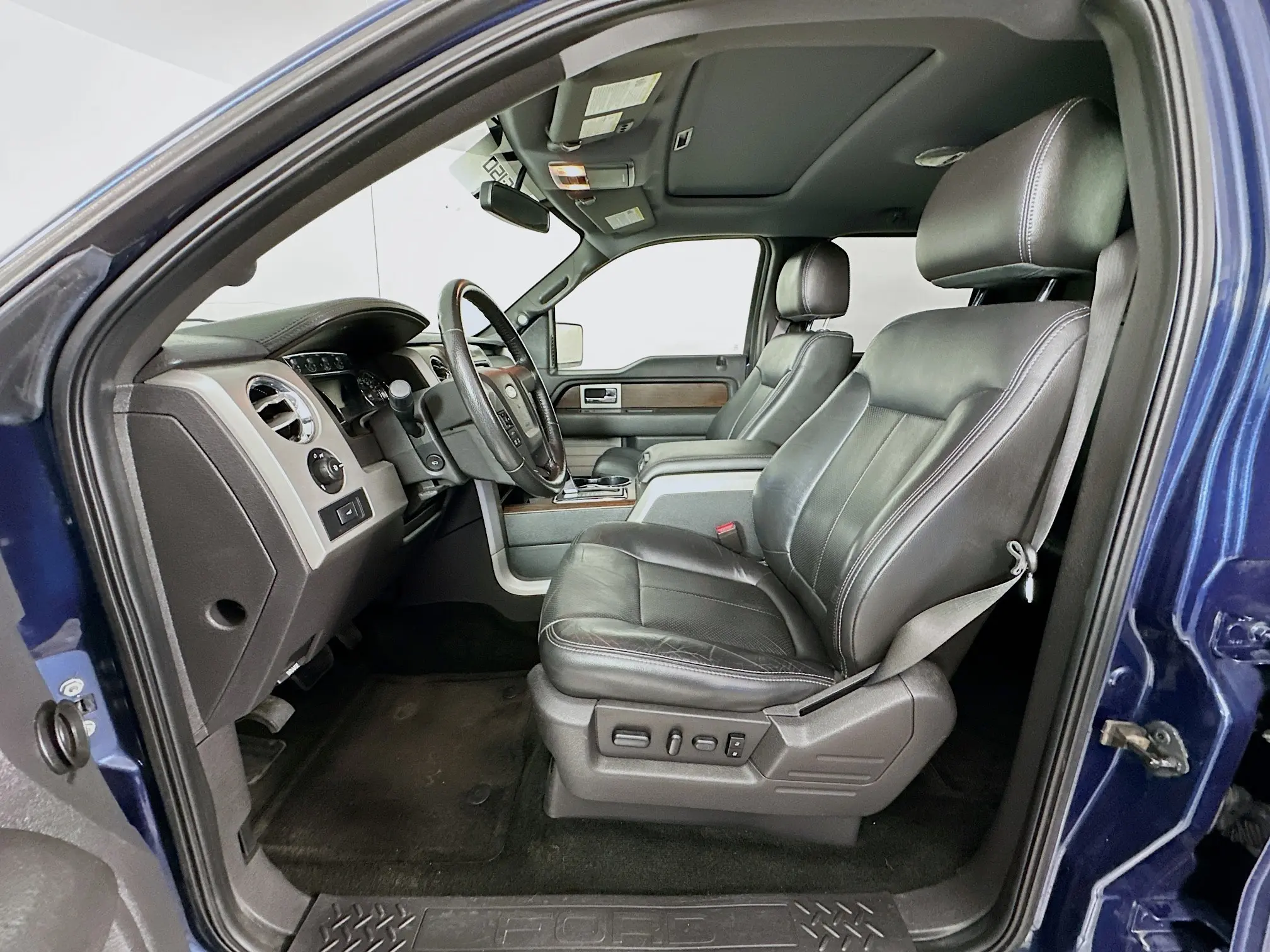 2013 Ford F-150 Lariat photo 17