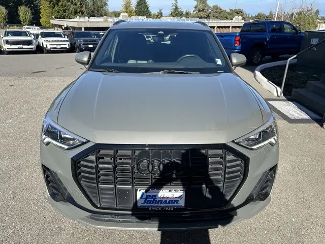 2021 Audi Q3 S line Premium Plus 45 TFSI photo 2