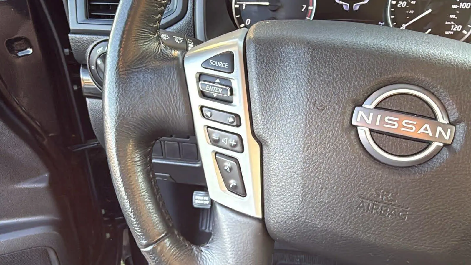 2024 Nissan Titan SV photo 10
