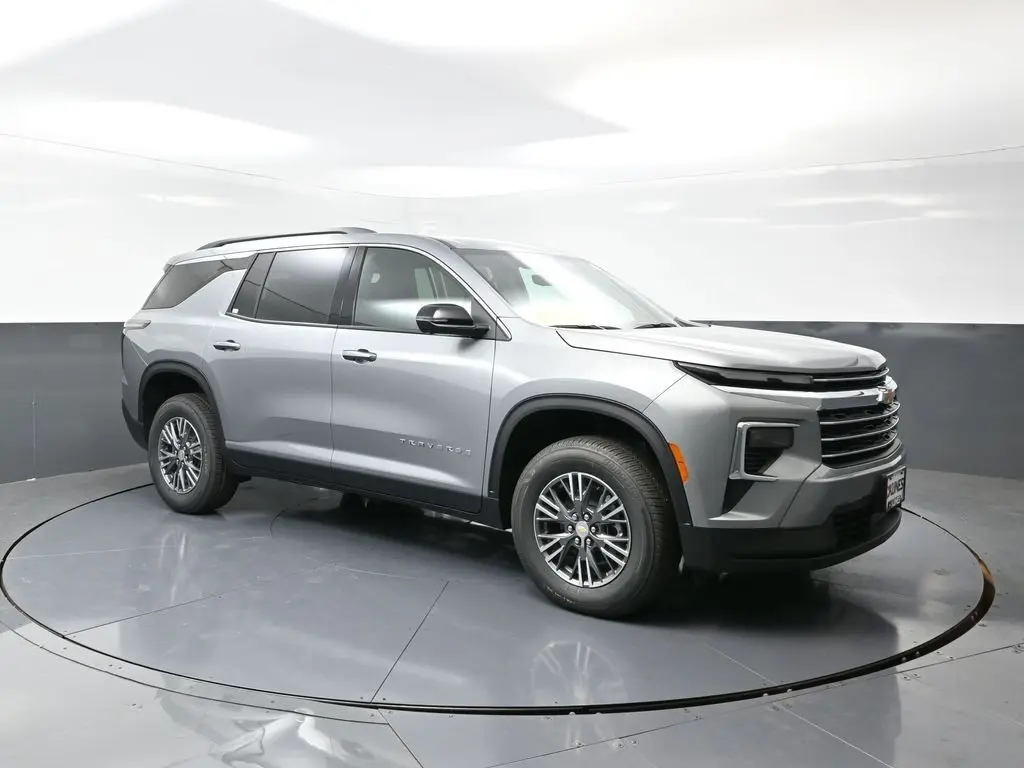 2026 Chevrolet Traverse 2LT photo 3