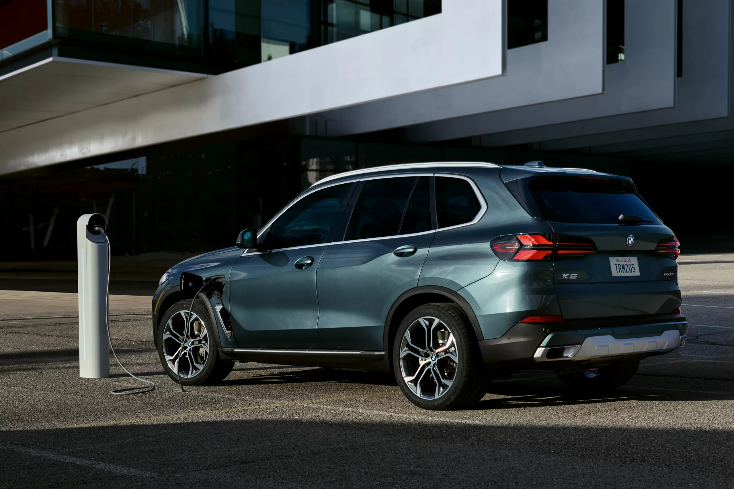 BMW X5 PHEV at Jackie Cooper BMW