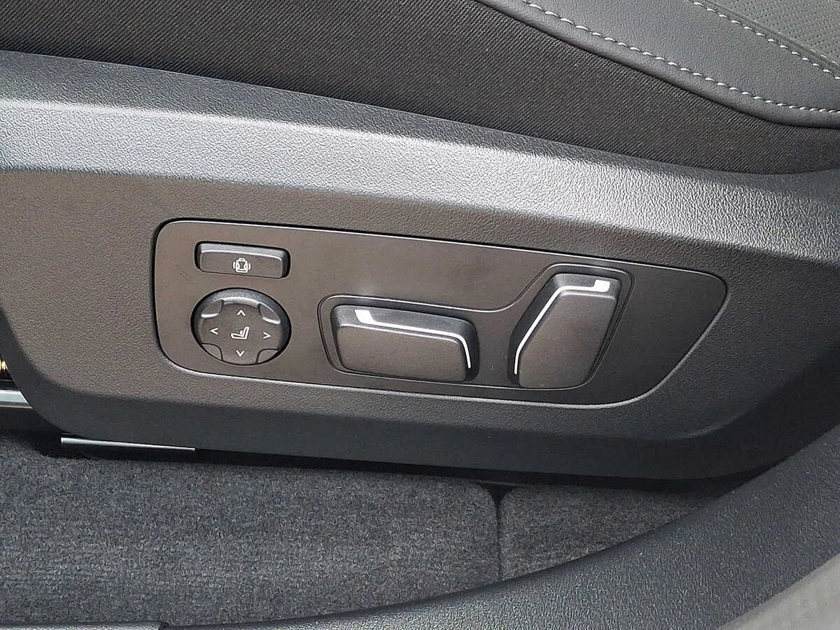 2026 BMW X3 30 - Photo 11