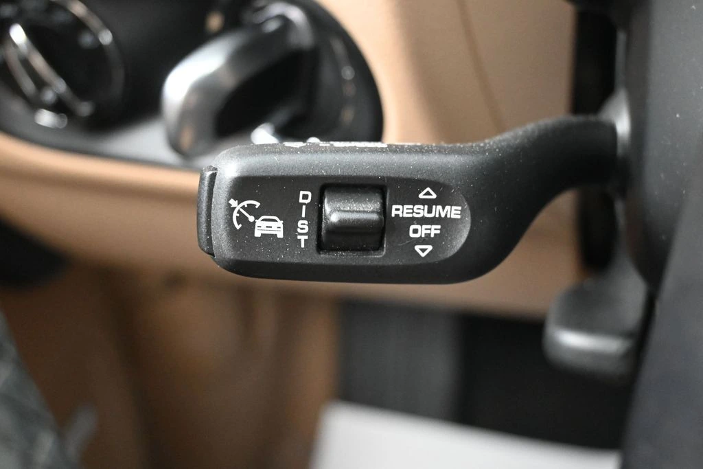 2023 Porsche Macan S - Photo 27