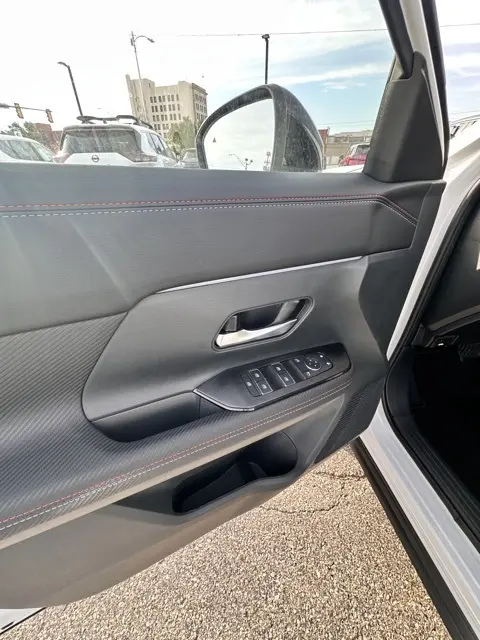 2026 Nissan Kicks SR photo 20