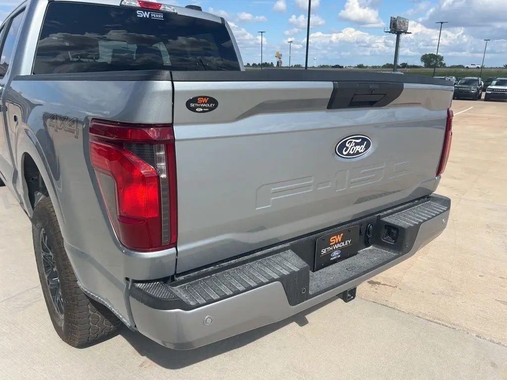 2025 Ford F-150 STX photo 4