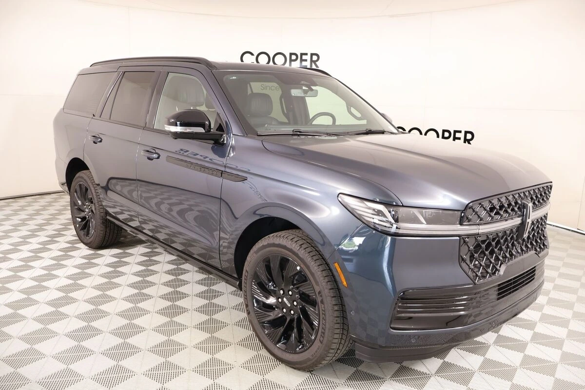 2025 Lincoln Navigator Reserve 4WD's photo