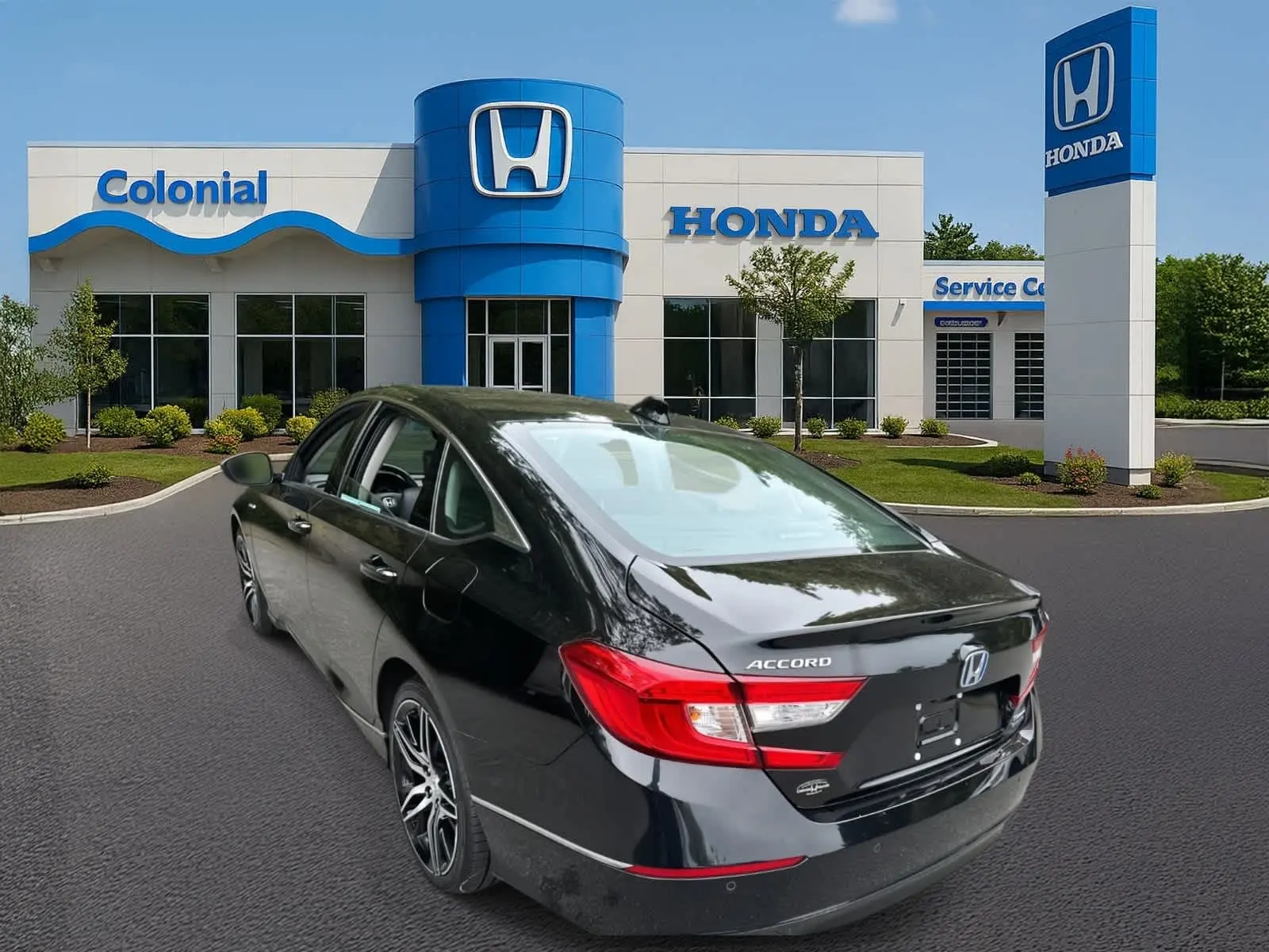 2022 Honda Accord Hybrid Touring photo 2