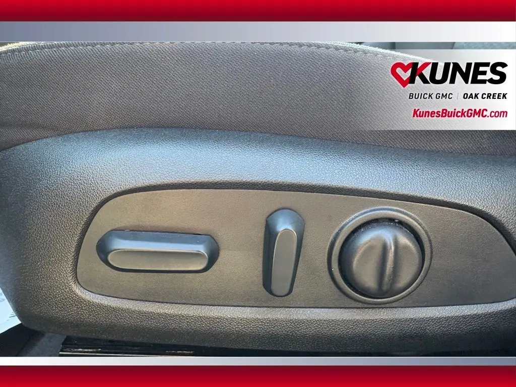 2024 Chevrolet Malibu 1LT photo 6