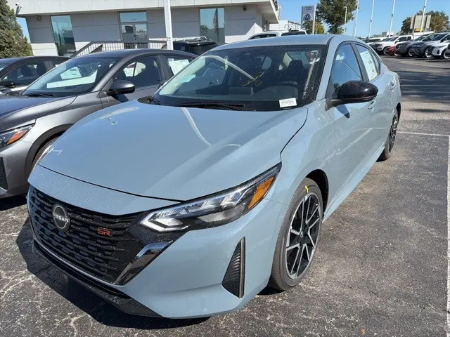 2025 Nissan Sentra SR photo 3