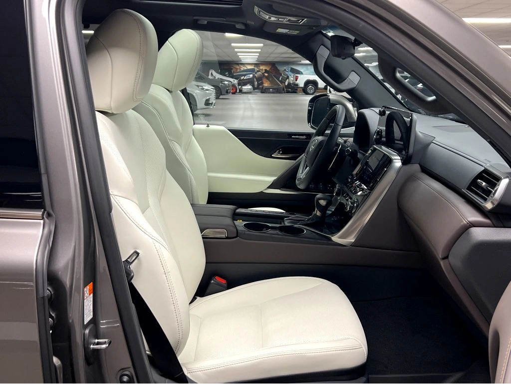 2026 Lexus LX 600 Luxury - Photo 25