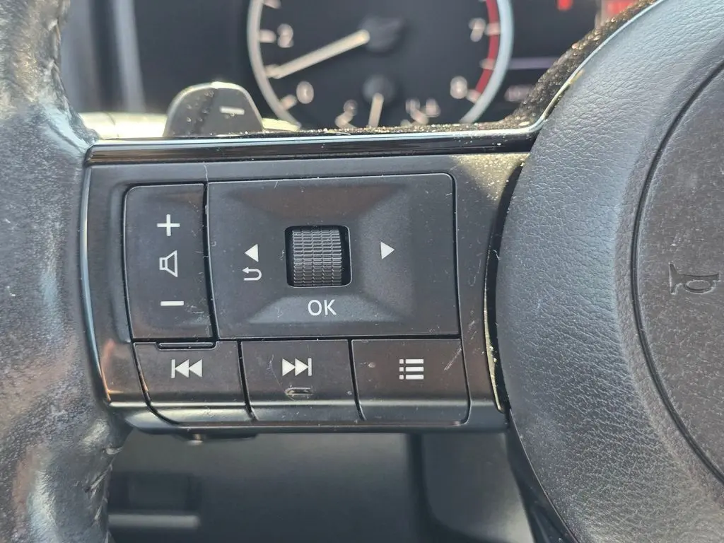 2023 Nissan Rogue SL photo 24