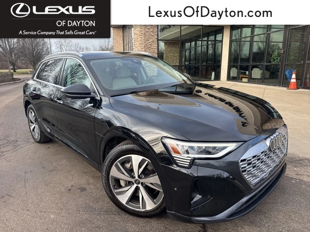 2024 Audi Q8 e-tron Premium Plus's photo