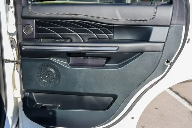 2021 Ford Expedition Platinum photo 21