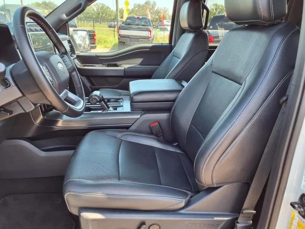 2023 Ford F-150 XLT photo 25