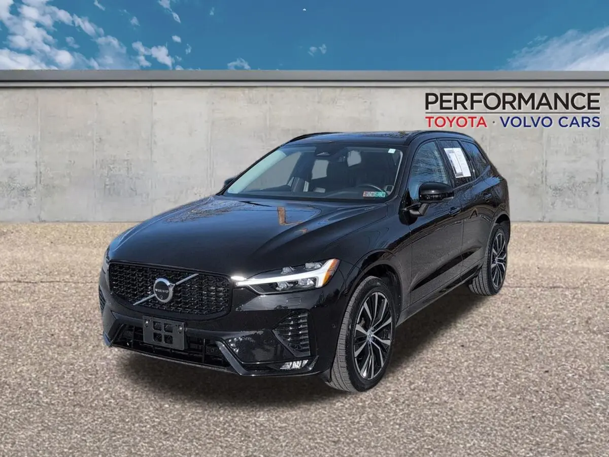 2025 Volvo XC60 Plus's photo