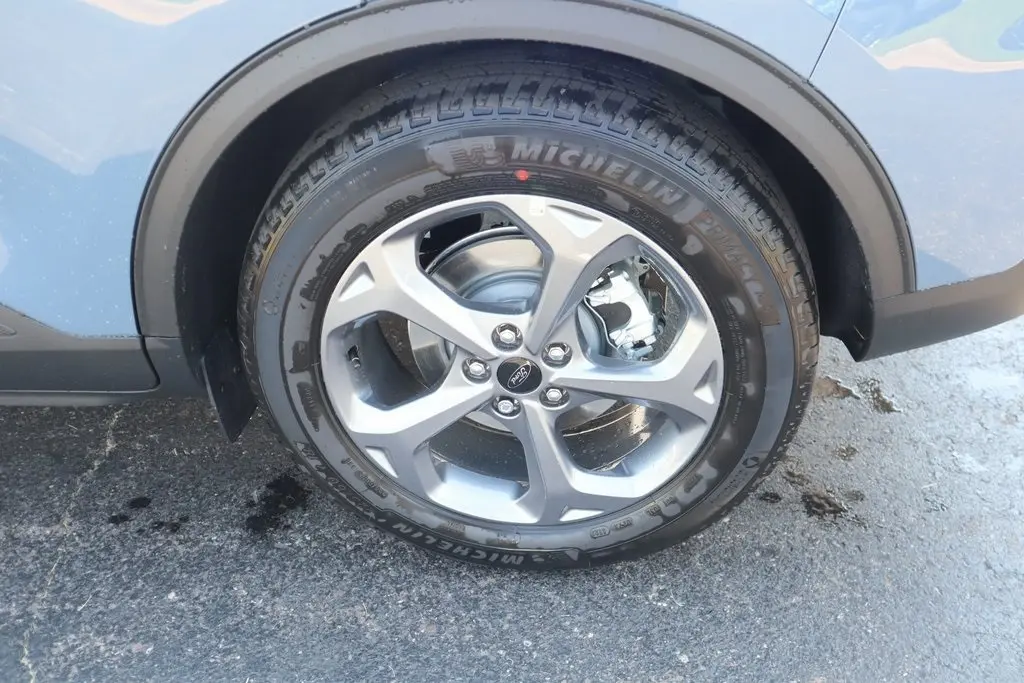 2026 Ford Escape ST-Line photo 17
