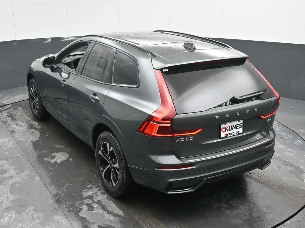 2026 Volvo - image 37
