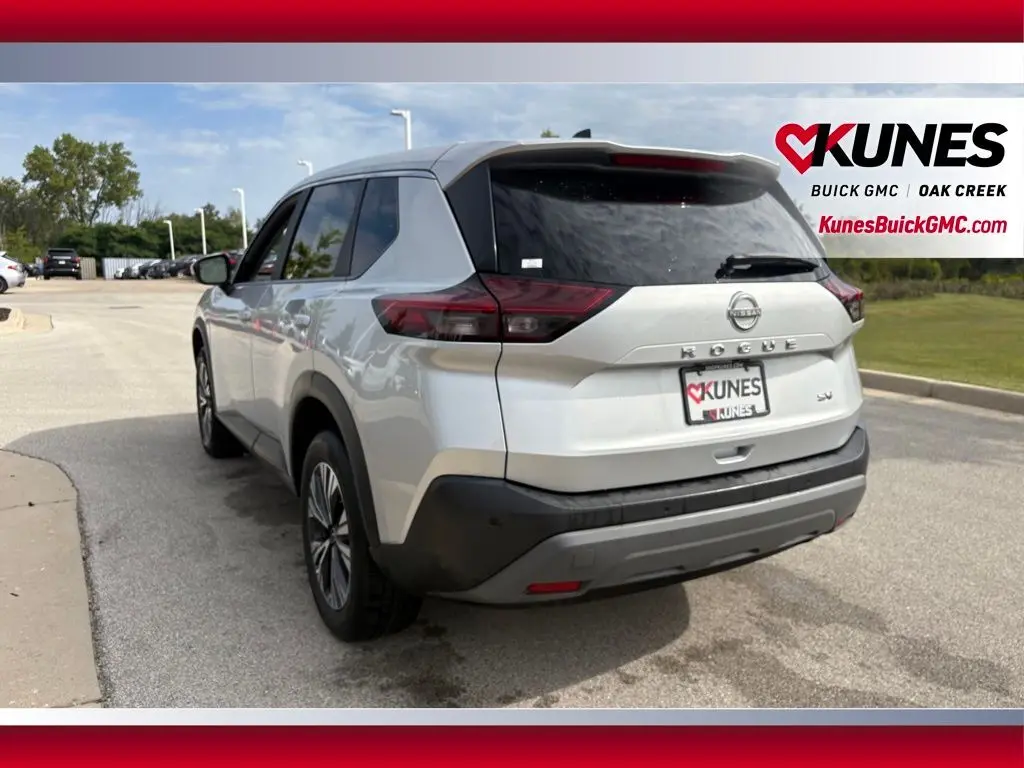 2023 Nissan Rogue SV photo 5