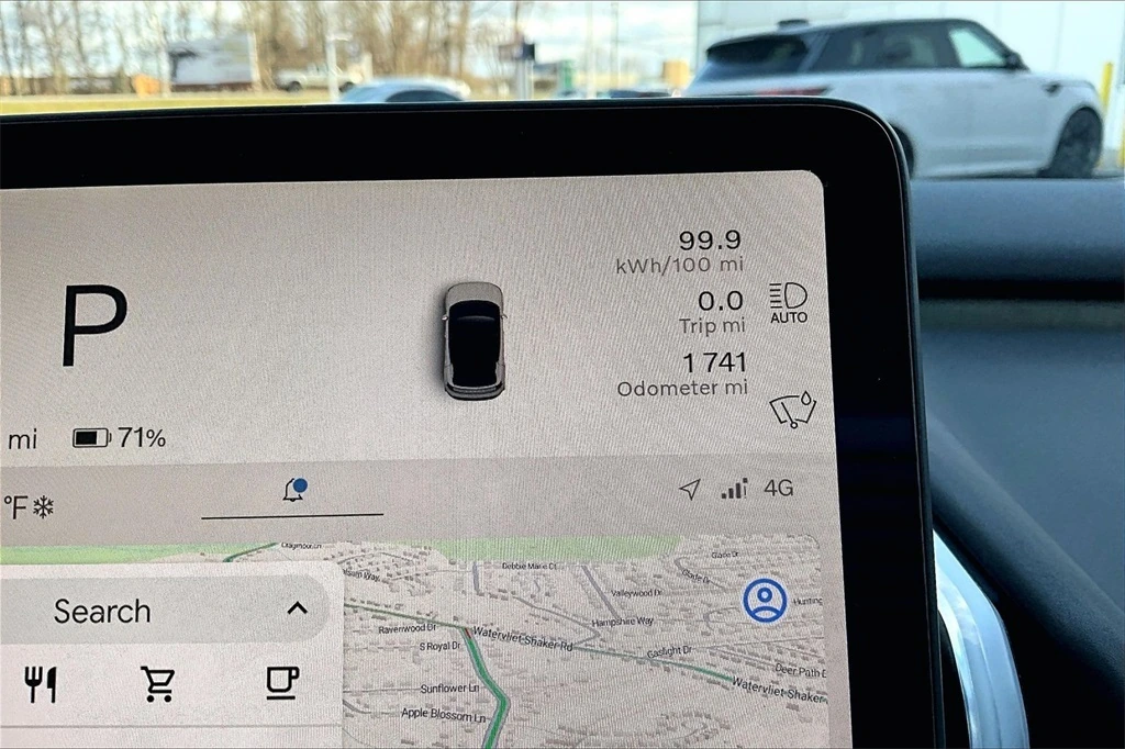 2025 Volvo - image 12