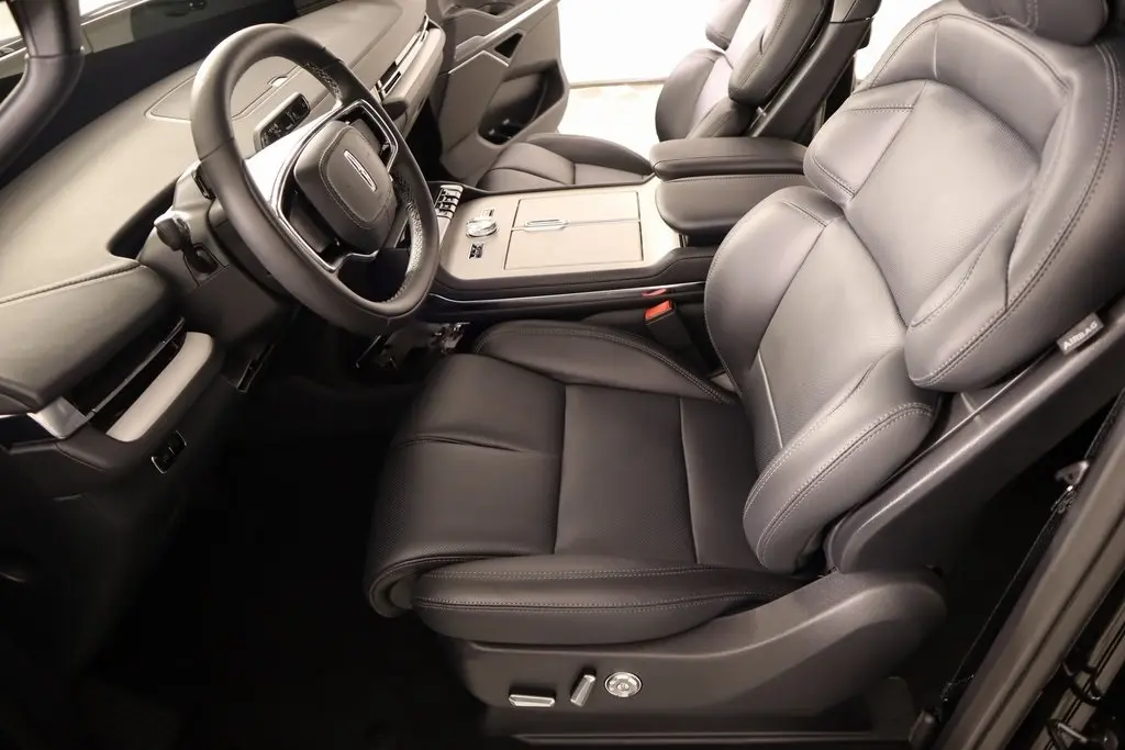 2025 Lincoln Navigator L Reserve photo 11