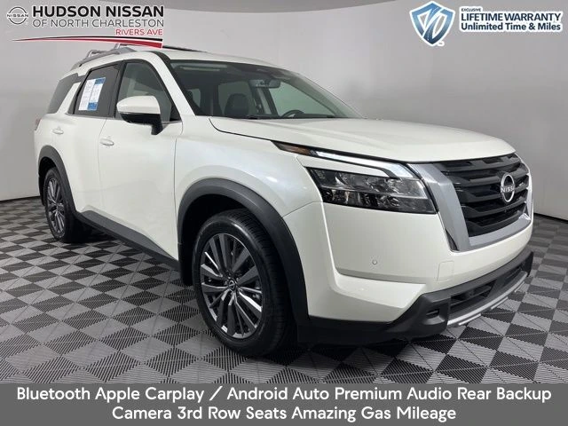 2023 Nissan Pathfinder SL 2WD's photo