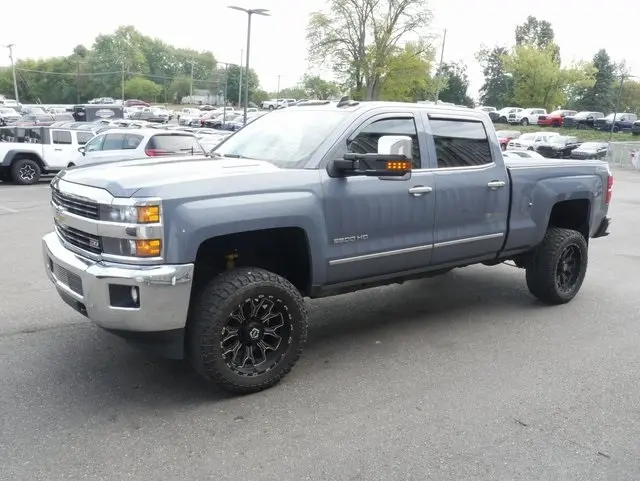 2015 Chevrolet Silverado LTZ photo 3