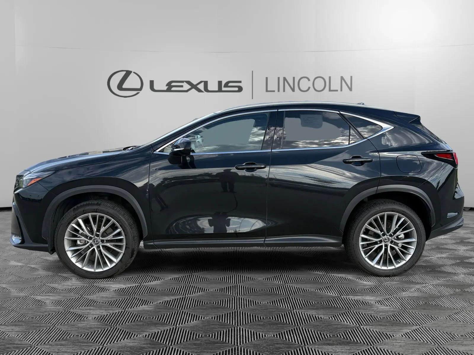 2022 Lexus NX 350 Premium AWD photo 2