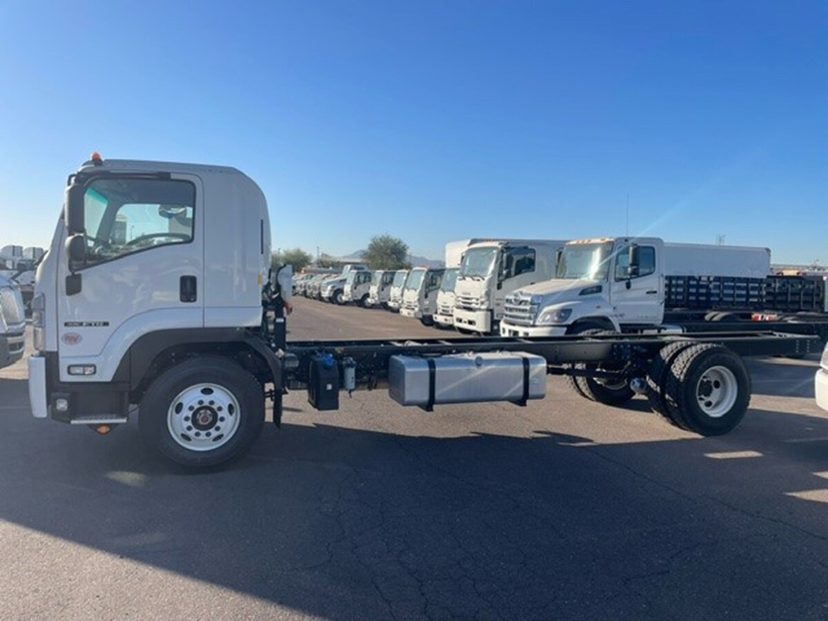 2025 Isuzu FTR