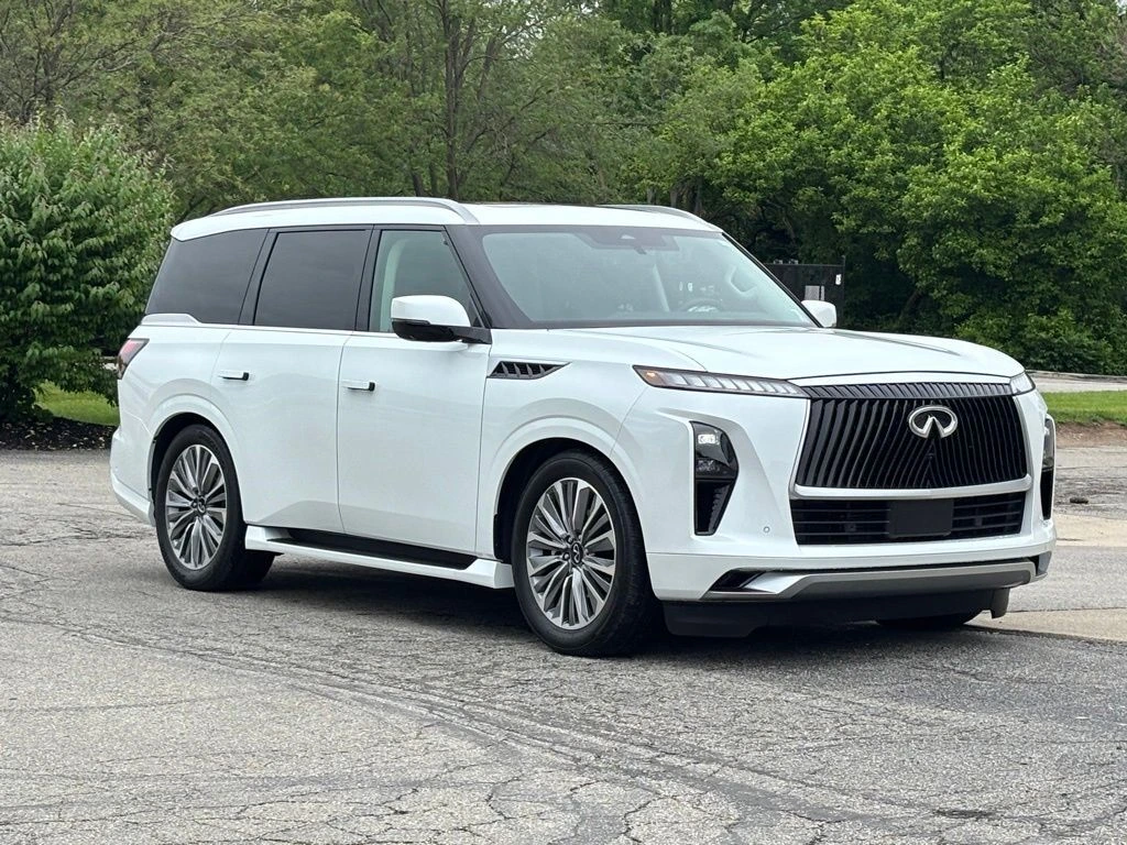 2025 INFINITI QX80 Luxe 4WD's photo