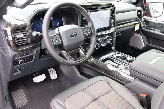 2025 Ford F-150 Lariat photo 5