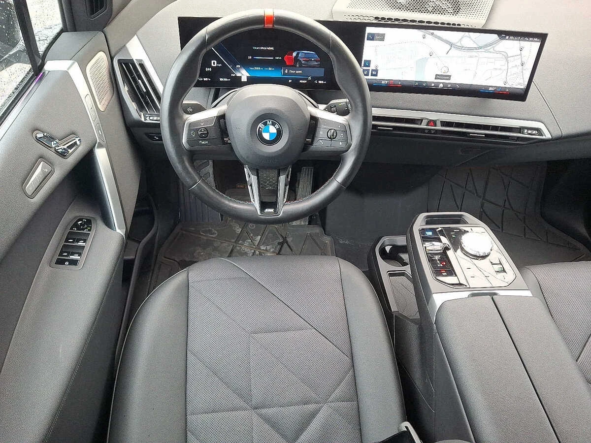 2025 BMW iX M60 - Photo 11